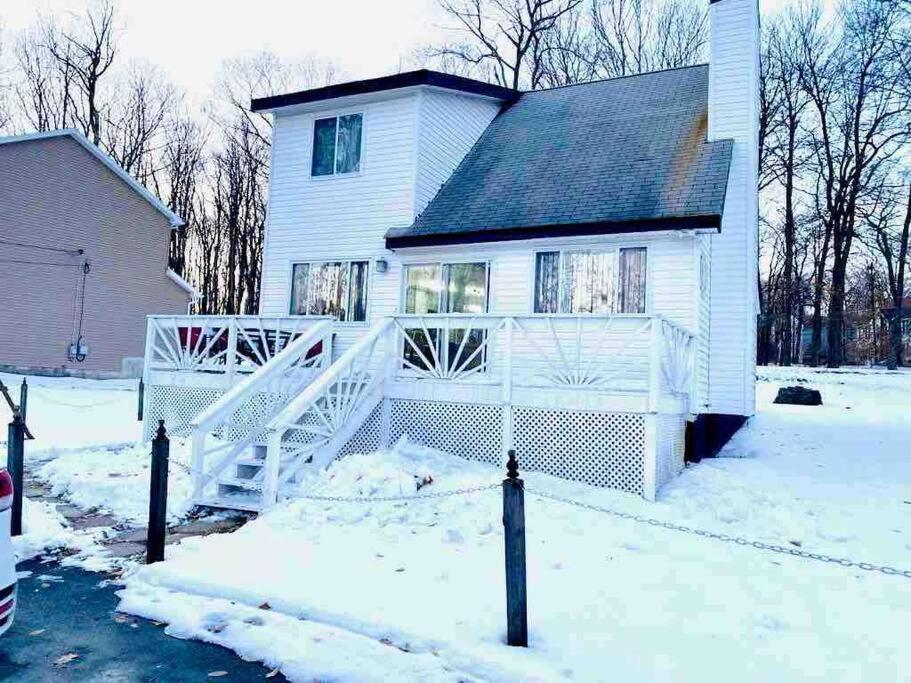 Cozy Poconos Mountain House With 3 Bedrooms
