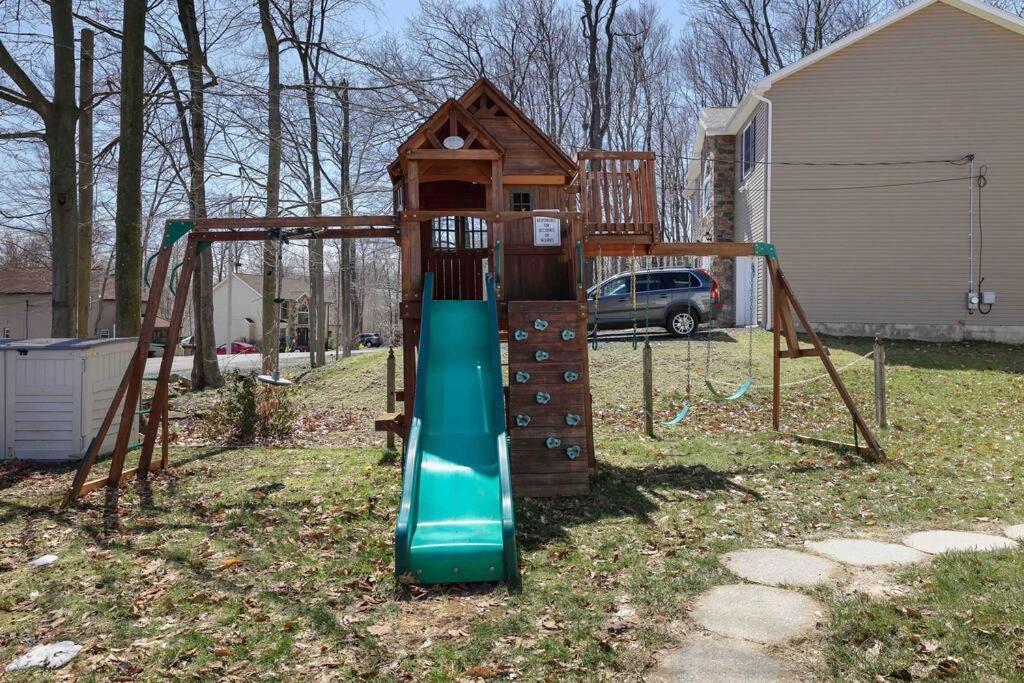 Cozy Poconos Mountain House With 3 Bedrooms * Tobyhanna